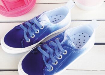 Sneakers personalizzate dip and dye